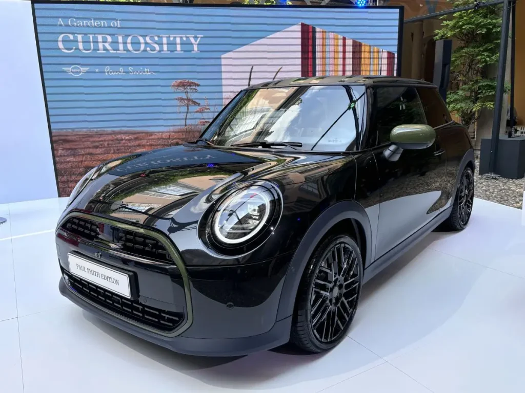 MINI e Paul Smith: un’esperienza immersiva alla Milano Design Week che celebra la creatività.