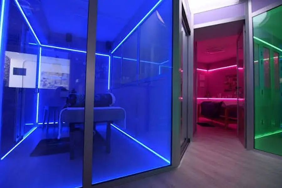 Insonnia e declino cognitivo: innovativo trattamento con luce, musica e meditazione