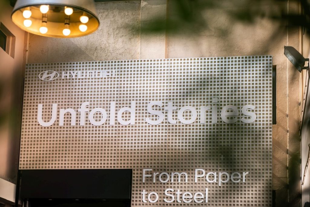 Hyundai presenta Ioniq 3 alla Milano Design Week con l’installazione “Unfold Stories”.