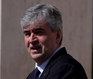 Trasporto aereo: Mazzi smentisce allarmi su carenza di cherosene e notizie false.