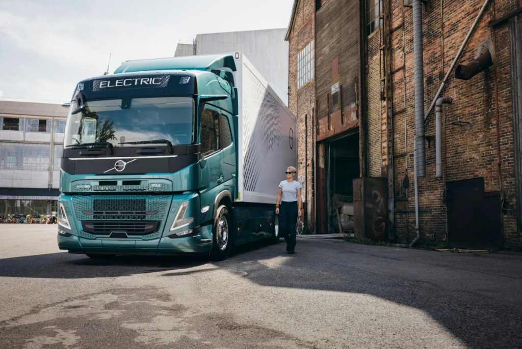 Volvo Trucks ottiene 5 stelle Euro NCAP: sicurezza ai vertici per camion regionali.