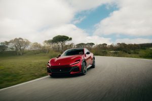 Ferrari Purosangue: Maneggevolezza Eccezionale in Configurazione Speciale per Prestazioni Superiori.