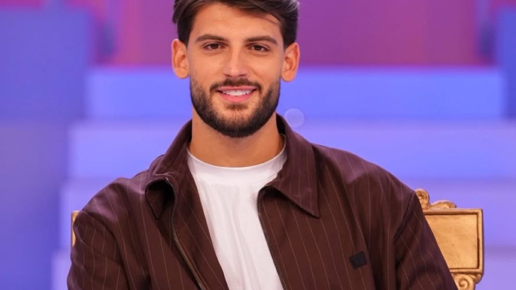 Uomini e Donne: il trono di Ciro, tra baci, lacrime e una sorprendente scelta finale.