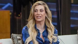 Grande Fratello Vip: Paola Caruso sbalordita per le parole di Adriana Volpe, ecco cosa è successo.