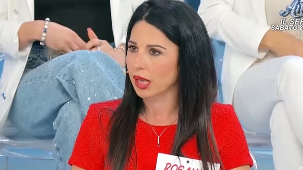 Uomini e Donne: Rosanna e la sceneggiata inutile con Alessio, il rancore è ancora vivo?