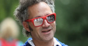 Scopri il manifesto di Palantir, tradotto per le persone comuni e accessibile a tutti.