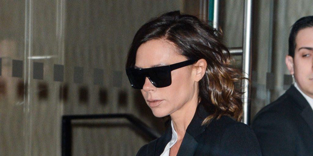 Victoria Beckham’s adidas trainers: l’eleganza perfetta per il tuo look smart-casual.
