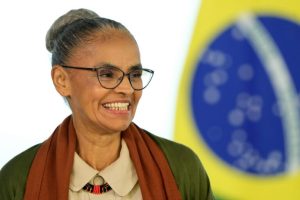 Marina Silva si dimette da ministro dell’Ambiente in Brasile per candidarsi al Congresso.
