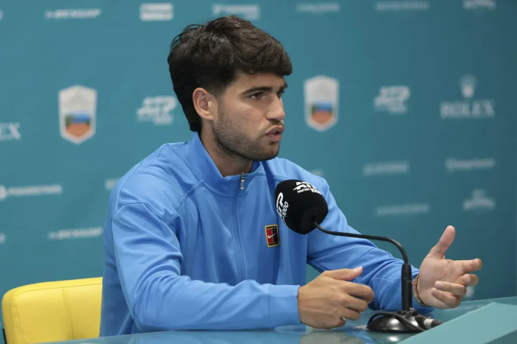 Alcaraz annuncia: assente agli Internazionali di Roma e al Roland Garros.