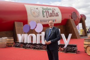 Vinitaly 58esima edizione: 90.000 visitatori da 135 nazioni celebrano il vino mondiale.