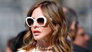 Scopri il co-ord in lino blu di Trinny Woodall: il must dell’estate!