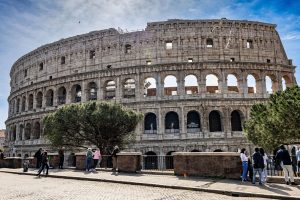 Crescita significativa di arrivi e presenze nel primo trimestre 2026 durante le festività.