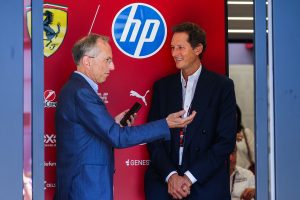 Ferrari: John Elkann e Benedetto Vigna rieletti amministratori esecutivi, continua la leadership.