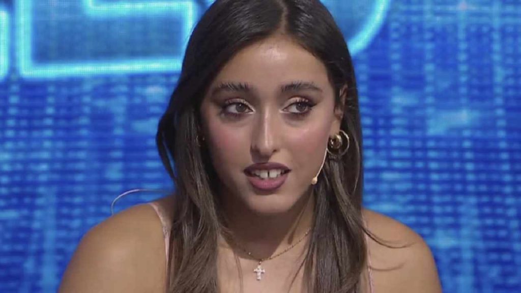 Giulia Stabile rivela la relazione segreta con un famoso cantante: ecco tutti i dettagli