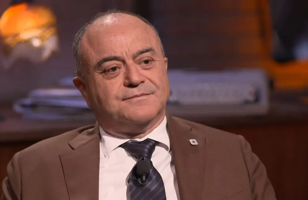 Gratteri: è cruciale investire nella scuola per combattere l’ignoranza tra i giovani.