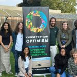 Giovani ambientalisti coltivano speranza e ottimismo in tempi difficili.