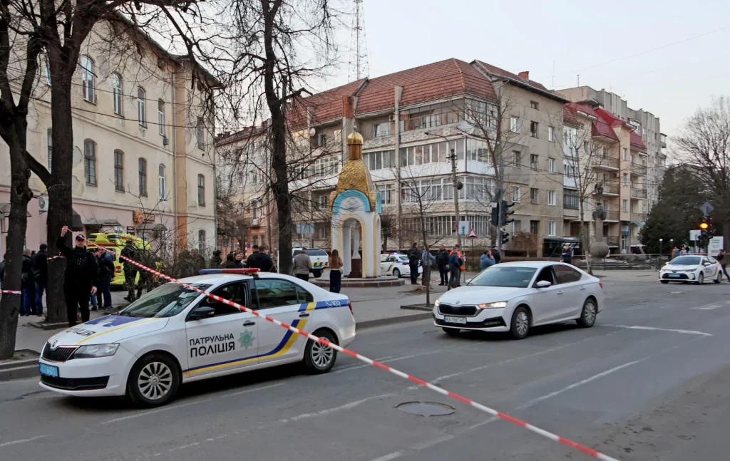 Strage a Kiev: sparatoria uccide sei persone, killer neutralizzato dalla polizia.