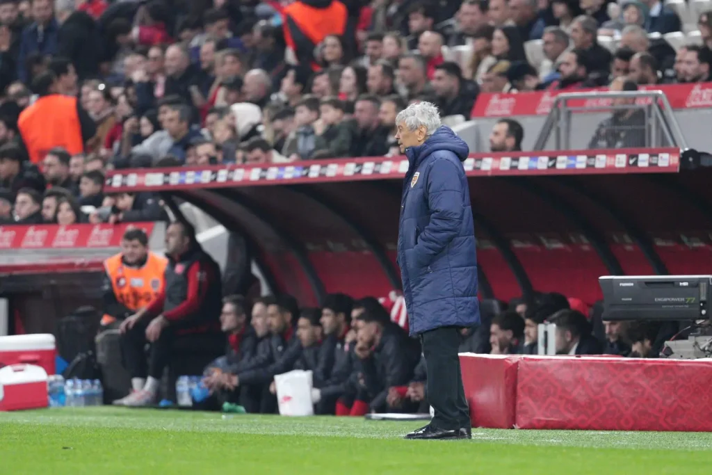 Mircea Lucescu in terapia intensiva: preoccupazione per la sua salute in Romania.