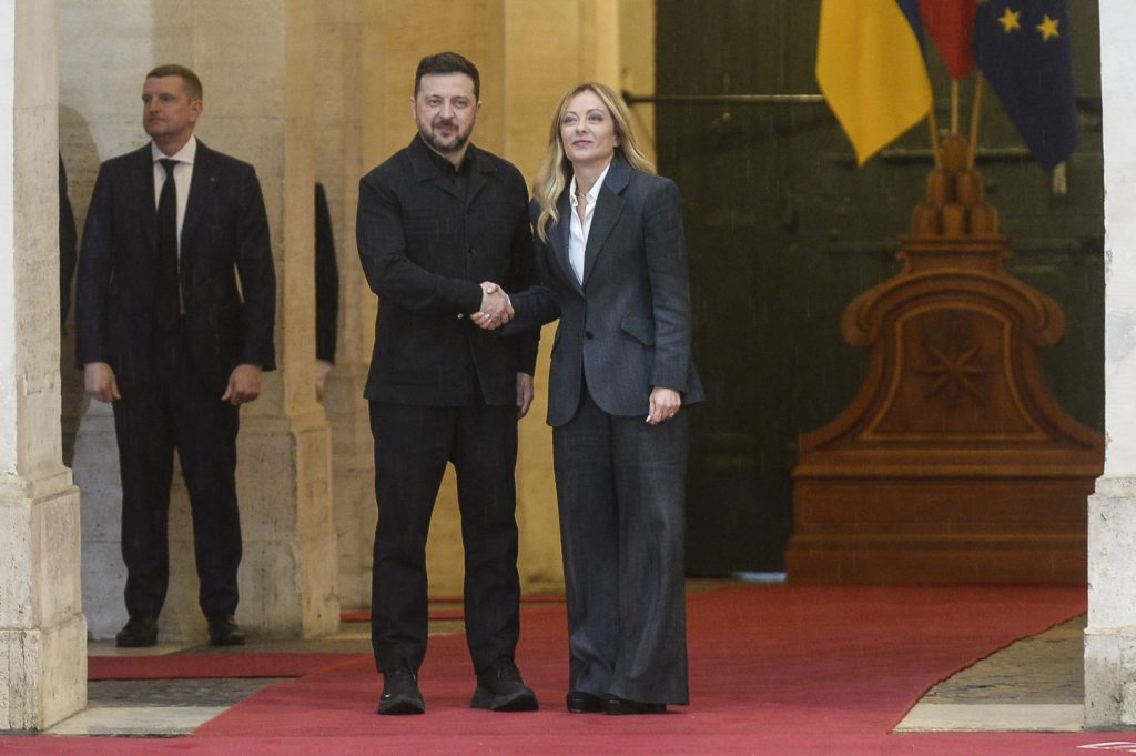 Meloni e Mattarella incontrano Zelensky: impegno per la sicurezza europea e sostegno all’Ucraina.