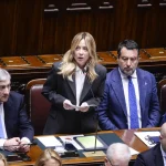 Meloni al Senato: “Alla Camera solo insulti, opposizione divisa su dimissioni”