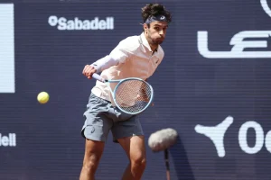 Tennis: Musetti, Sonego, Darderi e Cobolli trionfano all’esordio tra Barcellona e Monaco.