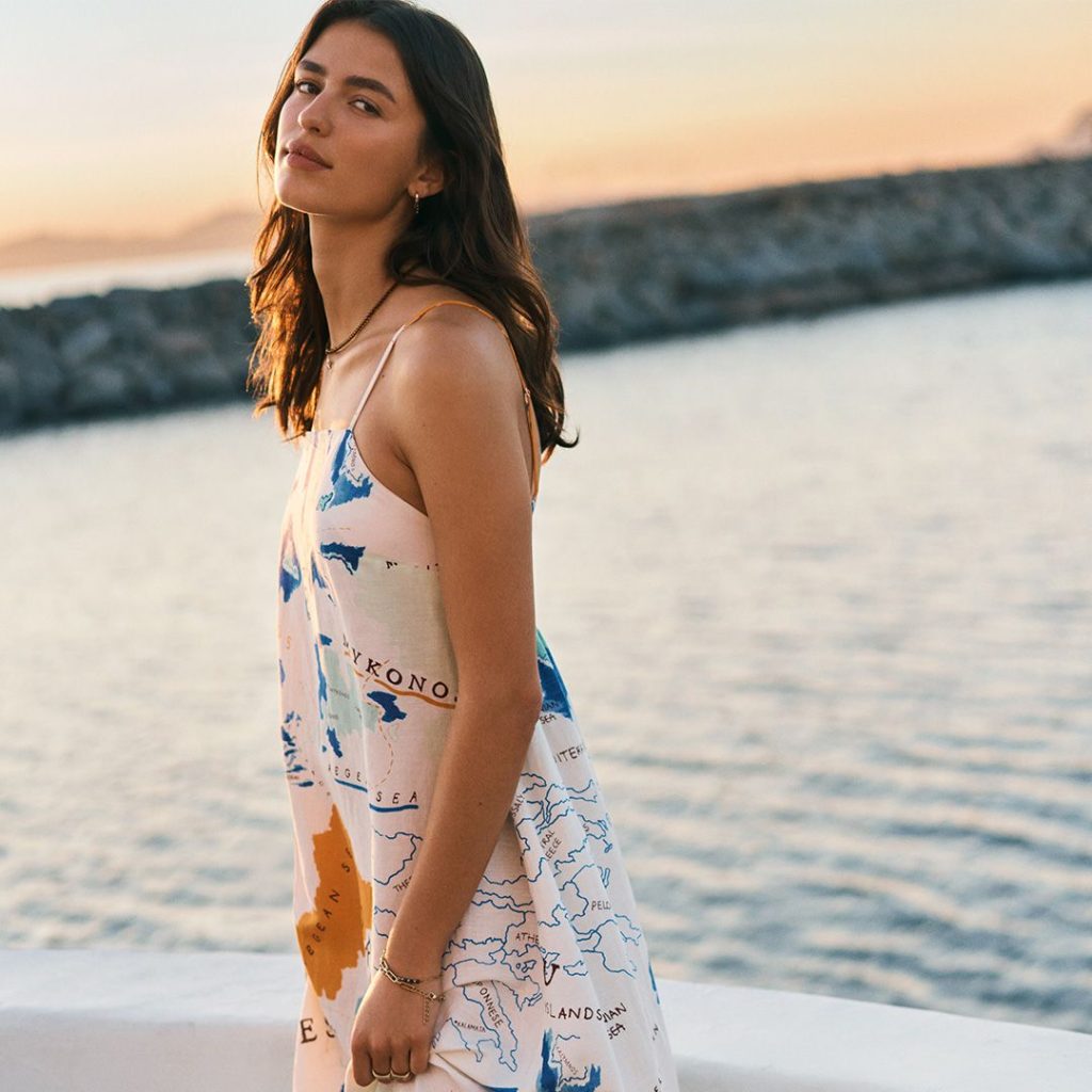 Scopri la nuova collezione estiva di NEXT: il must-have per ogni tua meta.