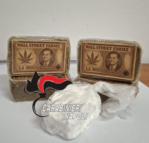 Scoperto con hashish e cocaina: arrestato 42enne nel Napoletano per spaccio.