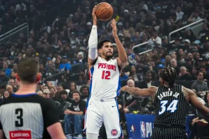 Detroit e Houston allungano nelle playoff NBA, Cleveland in vantaggio 3-2 nella serie.