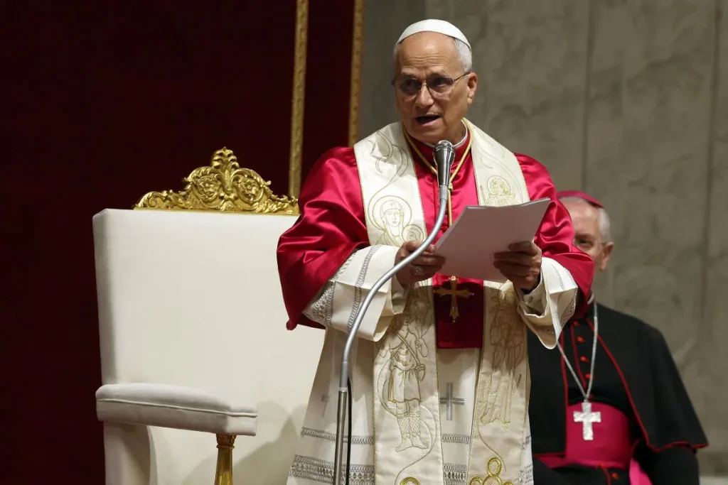 Papa Leone invita i leader mondiali a riflettere: “Fermatevi, è tempo di pace.”