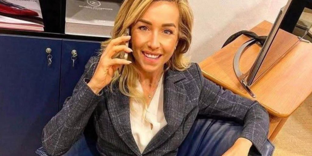 Scarpe contese nella vita di Silvia Salis: scandalo e stile si intrecciano.