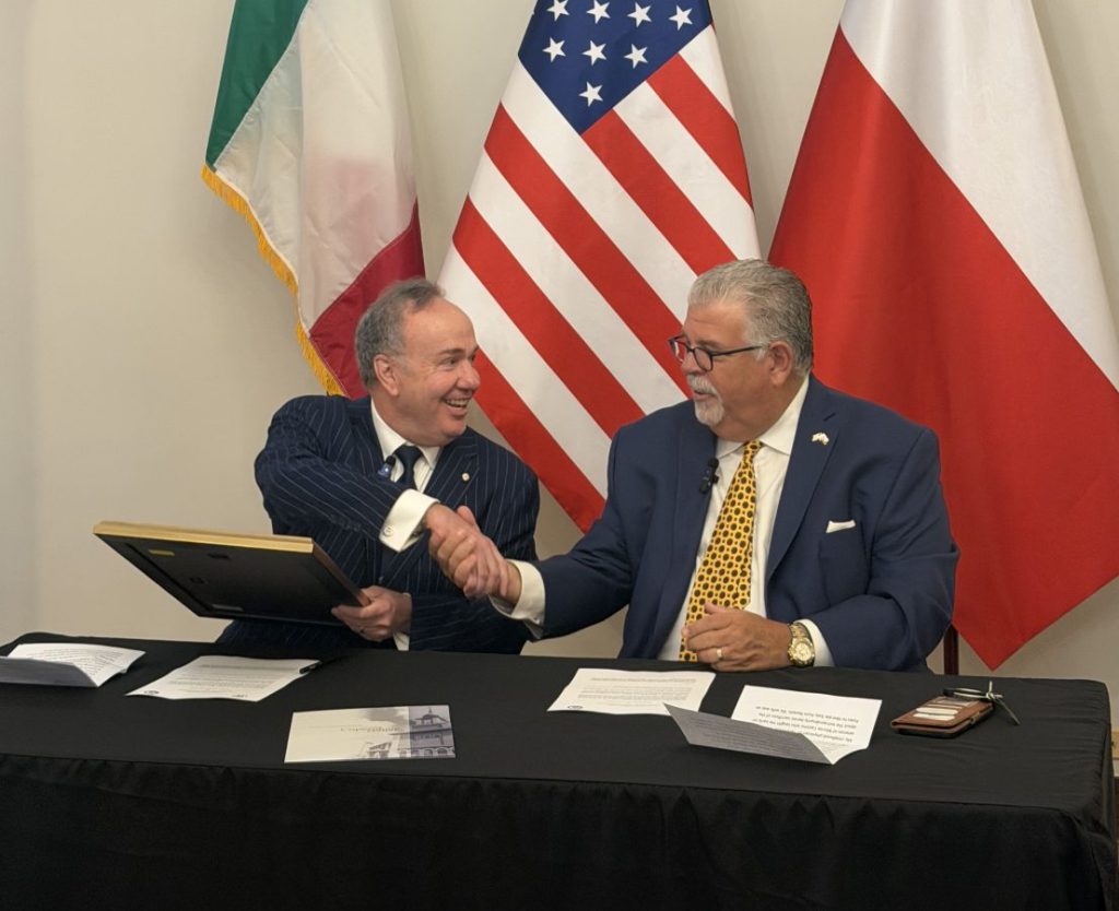 NIAF e Polish American Congress siglano un accordo per rafforzare i legami culturali.