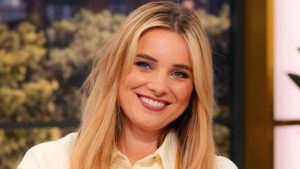 Pastel Yellow: Sian Welby’s Co-Ord Redefines Spring Fashion in a Soft, Chic Way