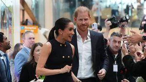 Harry e Meghan stupiscono con la loro prima tappa in Australia.
