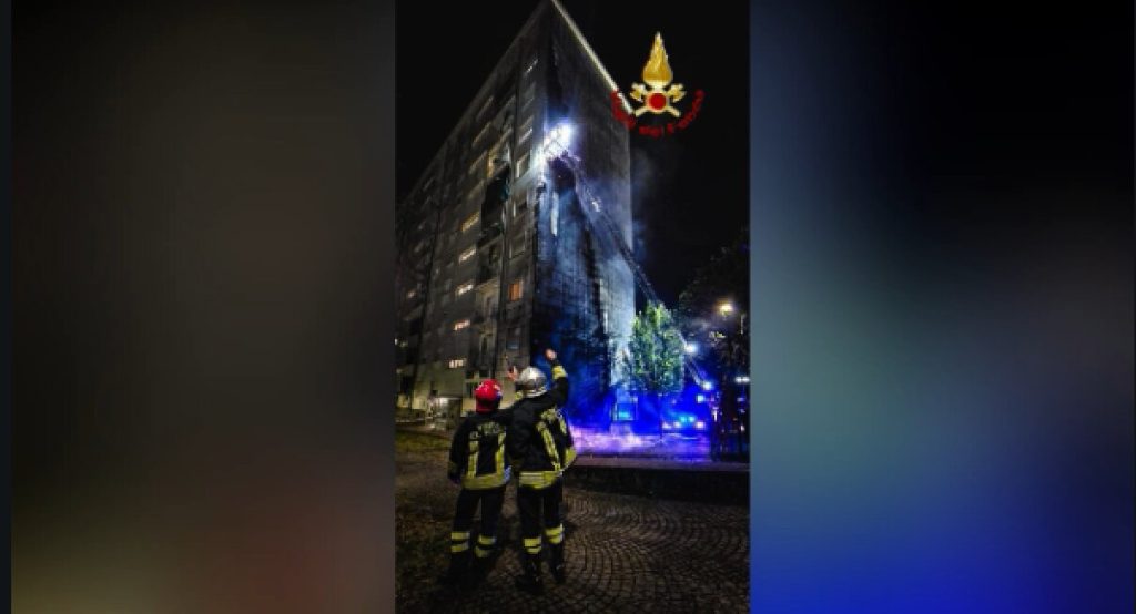 Incendio a Torino, Mirafiori Sud: nessun ferito nel palazzo coinvolto.