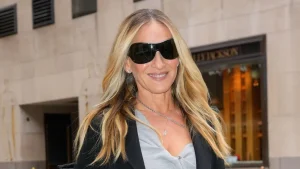 Rinnova il tuo guardaroba primaverile con i jeans skinny alla Sarah Jessica Parker.