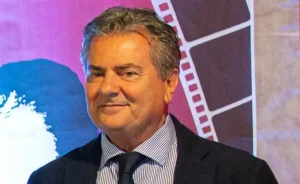 Calabria, il Burc: Mancuso annuncia misure storiche per pulizia spiagge e accessibilità.