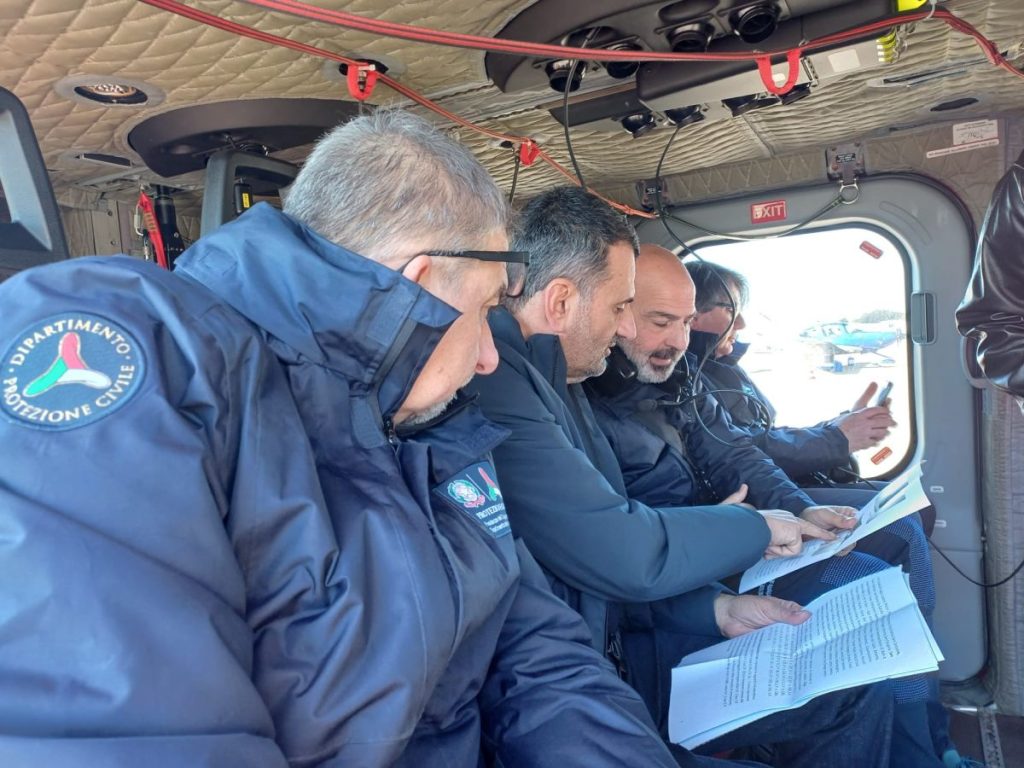 Decaro e Ciciliano sorvolano le zone della Puglia devastate dal maltempo.