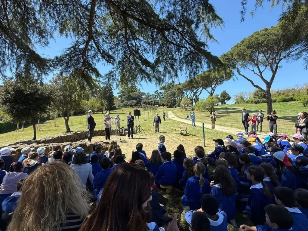 Inaugurato il quindicesimo microbosco urbano a Roma, nel cuore del Parco Volusia.
