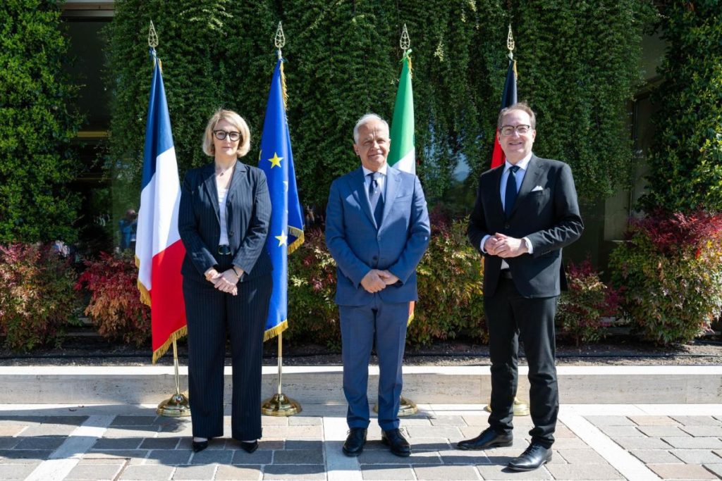 Piantedosi: Italia, Francia e Germania uniti su immigrazione con voce concorde.