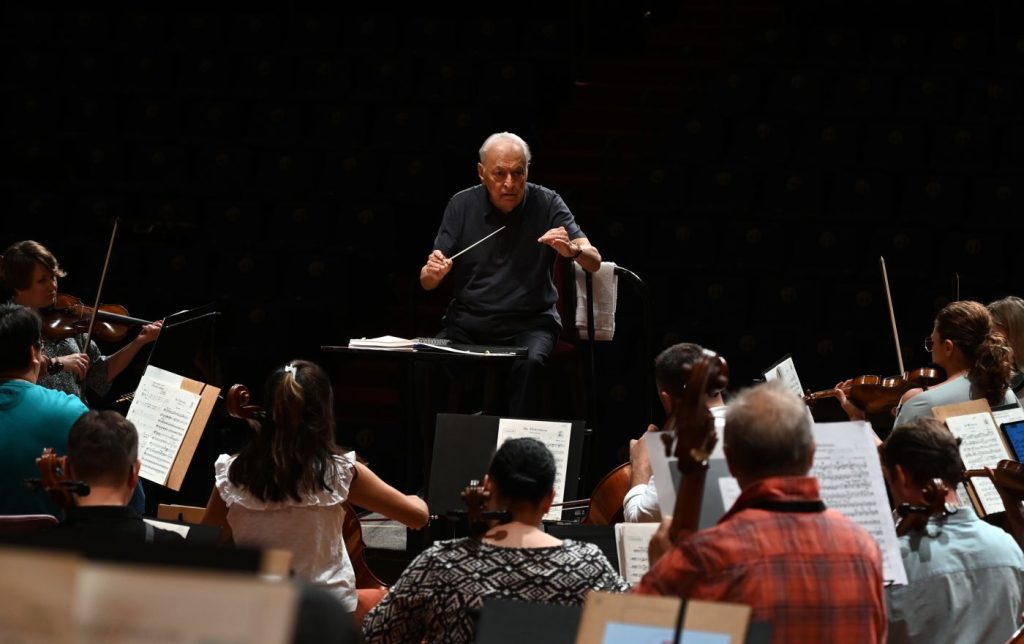 Zubin Mehta festeggia 90 anni, icona mondiale della direzione d’orchestra