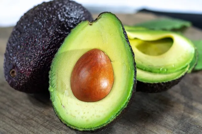 Oli per cucinare sani: guida essenziale per scegliere e usare al meglio gli oli alimentari