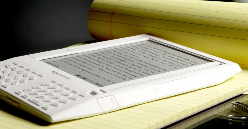 Amazon interrompe il supporto per i vecchi Kindle e Kindle Fire.