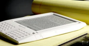 Amazon interrompe il supporto per i vecchi Kindle e Kindle Fire.