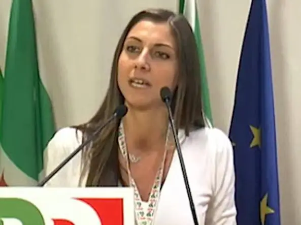 La Meloni trasforma la scuola in caserma: metal detector al posto degli psicologi.