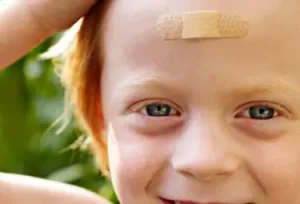 Guida Completa al Bendaggio di Ferite e Lesioni dalla Testa ai Piedi