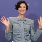 Flavio Insinna e Bianca Balti brillano ai David di Donatello: glamour e emozioni sul palco.
