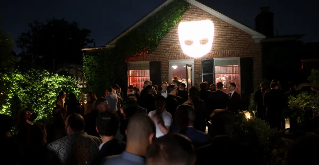 Grindr trionfa nel circuito delle feste del WHCD, sorprendendo tutti gli ospiti.