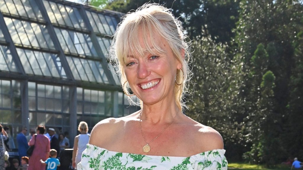 Rivoluziona i Dungarees: L’Approccio Elegante di Clodagh McKenna per uno Stile Sophisticato