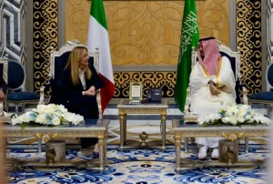 Meloni: “Sincerità con gli Usa e missione nel Golfo per solidarietà e forniture”.