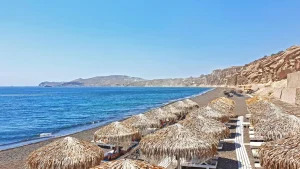 Le spiagge imperdibili di Santorini secondo un esperto: scopri le migliori destinazioni balneari.